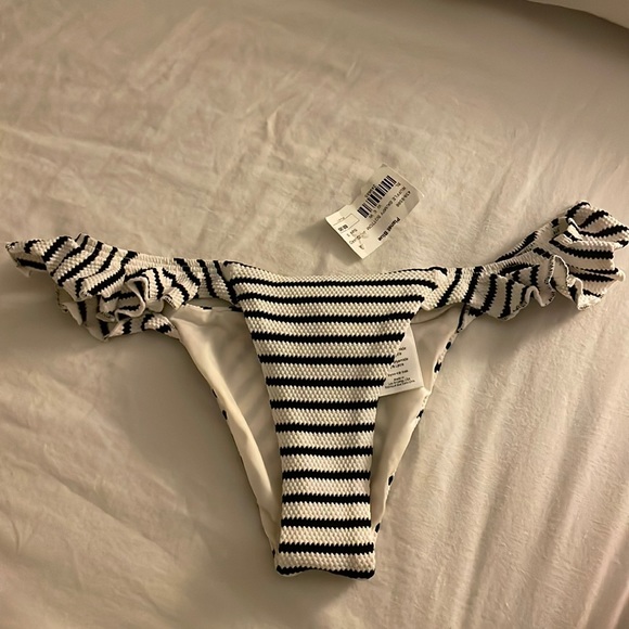 Blue Life Ruffle Skimpy Bottom Jacquard- New! Never worn! - Picture 1 of 5